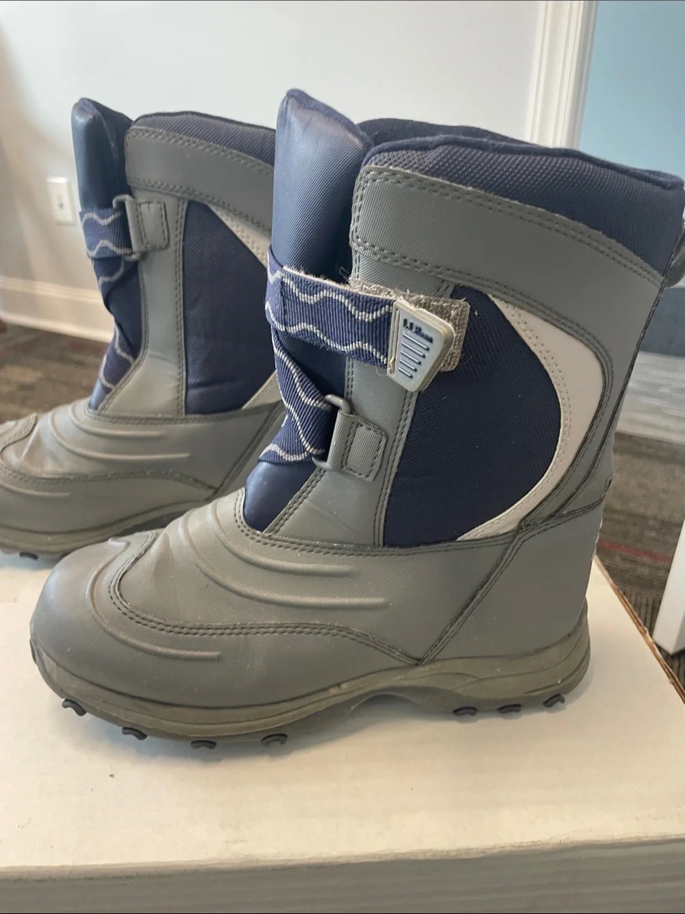 LL Bean Wildcat Winter Snow Boots - Gray and Navy size 4Y